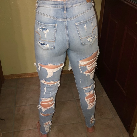 Light wash Distressed Denim Jeans - Picture 8 of 8